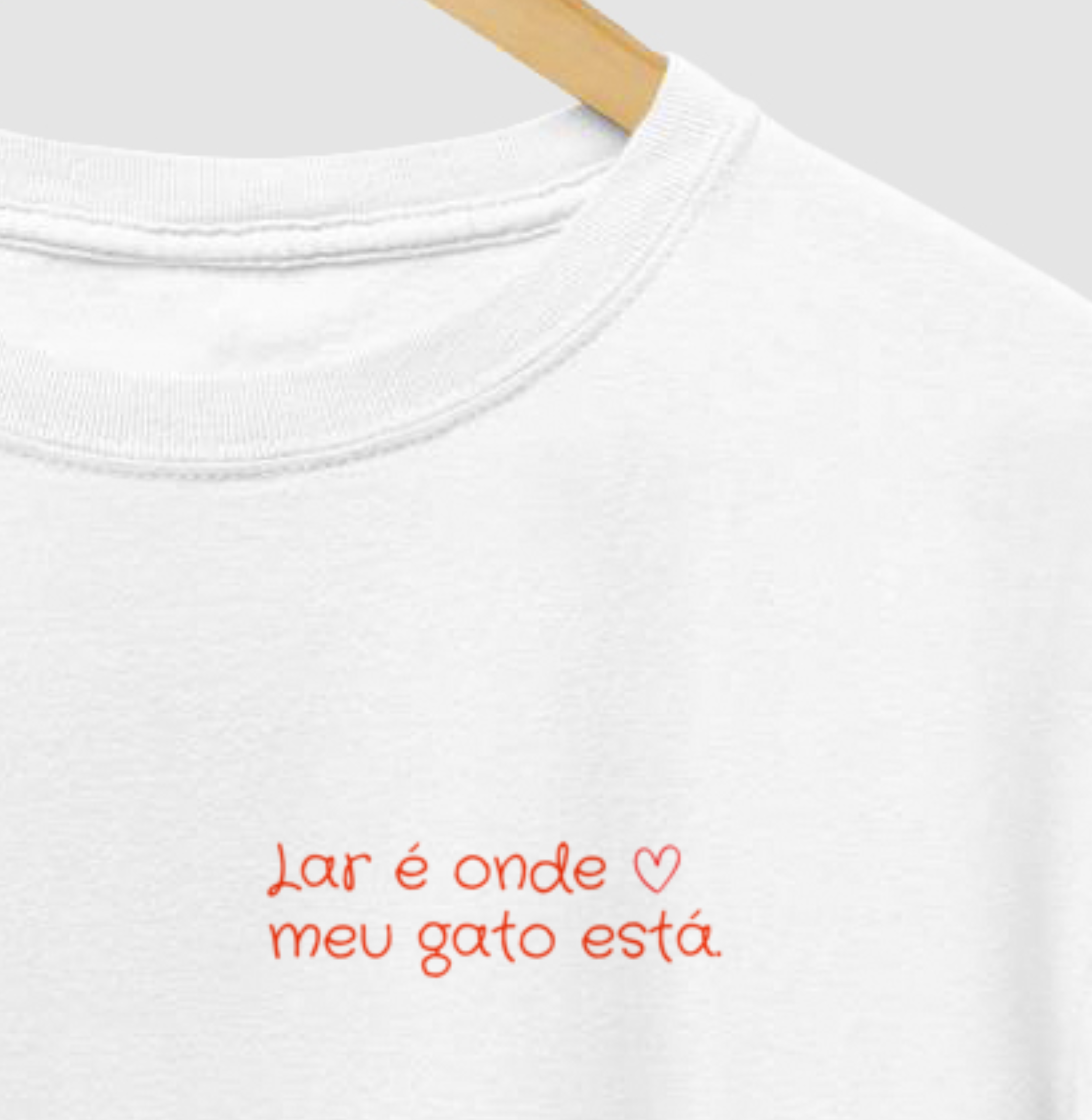 Camiseta LAR É ONDE MEU GATO ESTÁ