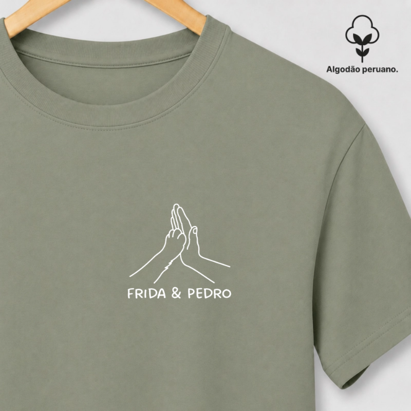 Camiseta BETTER TOGETHER | Algodão Peruano | Personalize com os nomes dos seus pets