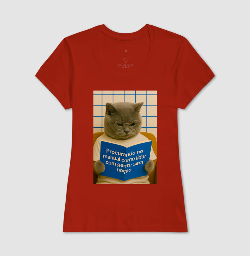 Camiseta PROCURANDO NO MANUAL COMO LIDAR COM GENTE SEM NOÇÃO